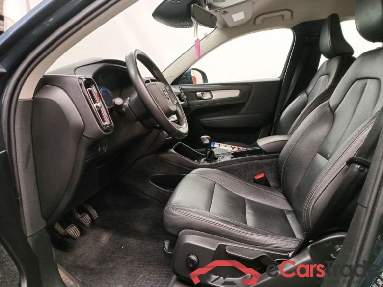 Volvo XC40 T3 Momentum Pro 5d #3