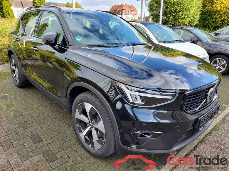 Volvo XC40 (2017->) DE - SUV5 B4 2WD EU6d, Plus Dark (EURO 6d), (Facelift) 2022 - 2024 #2