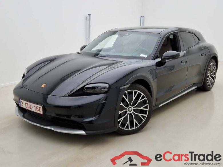 PORSCHE TAYCAN CROSS TURISMO 4