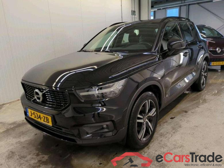 VOLVO XC40 1.5 T2 R-Design