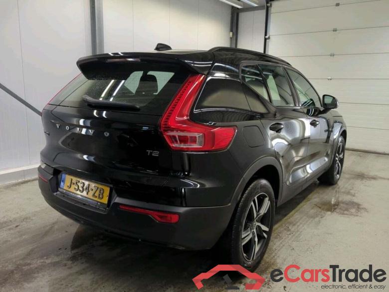 VOLVO XC40 1.5 T2 R-Design #2