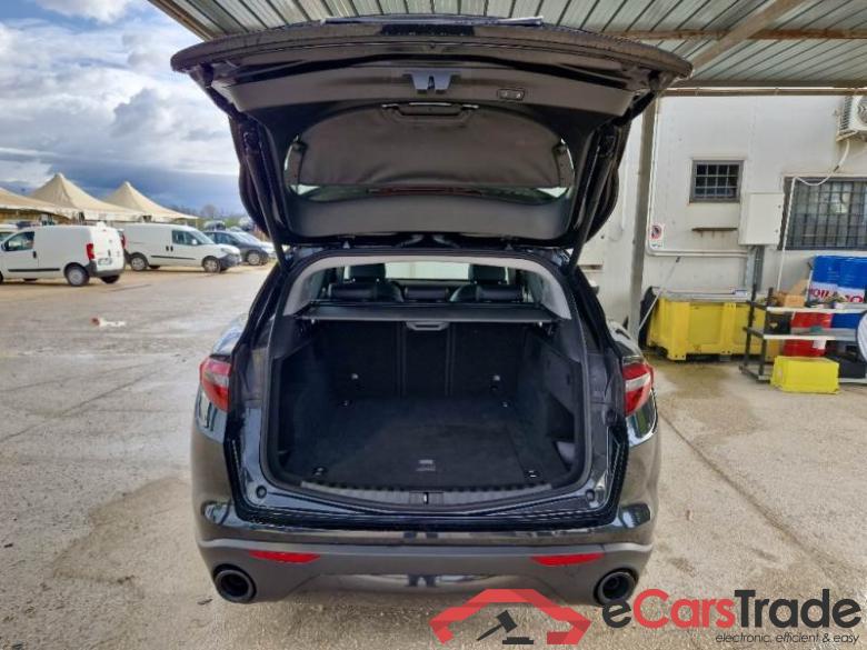 ALFA ROMEO STELVIO / 2017 / 5P / SUV 2.2 TURBO DIESEL 190CV SPRINT AT8 Q4 #5