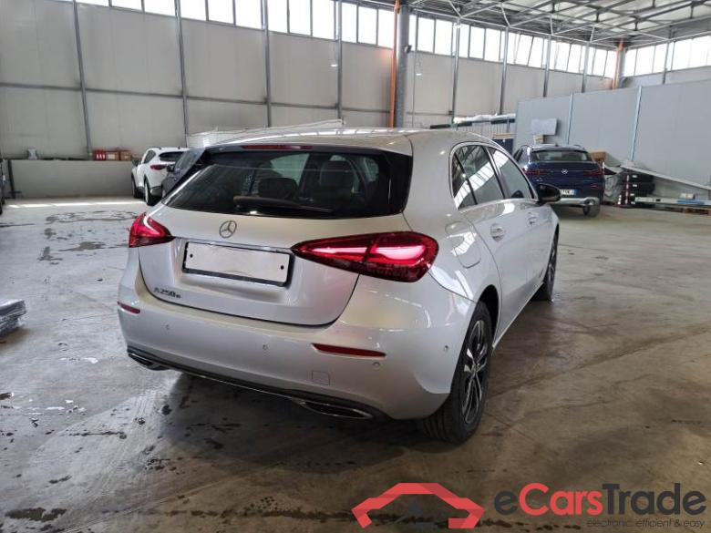 MERCEDES-BENZ CLASSE A / 2022 / 5P / BERLINA A 250 E PLUG-IN AT PROGRESSIVE ADVANCED #2