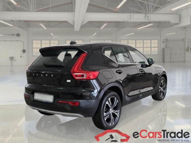 VOLVO XC40 / 2017 / 5P / SUV T5 PLUG-IN HYBRID AUTO RECH INSCRIP EXPR #2