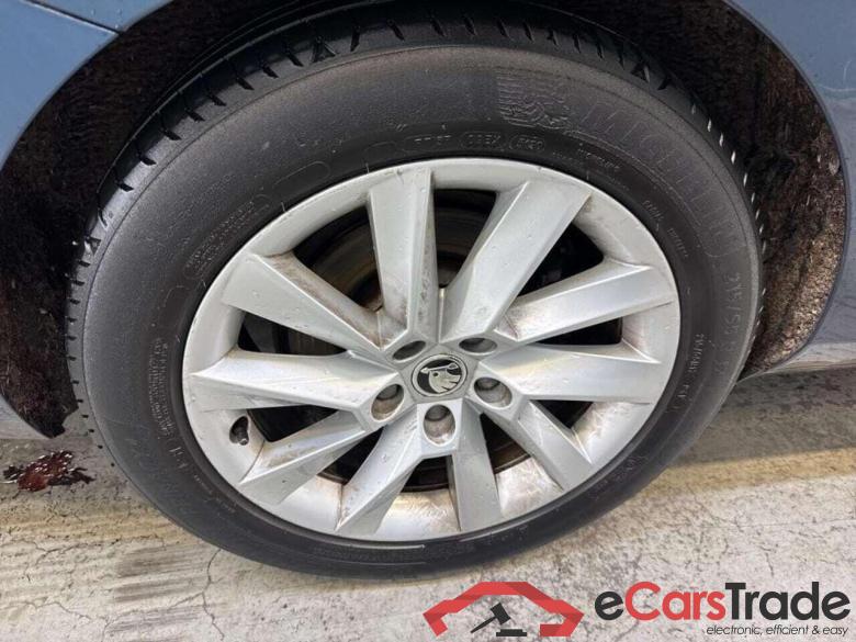 SKODA Superb Combi 1.4 TSI iV BnsEdPlus #4