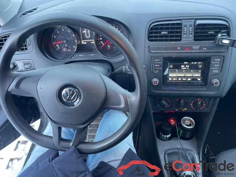 VOLKSWAGEN Polo Polo Trendline 1.0   44 kW (60 ch) 5 vitesses manuel #6