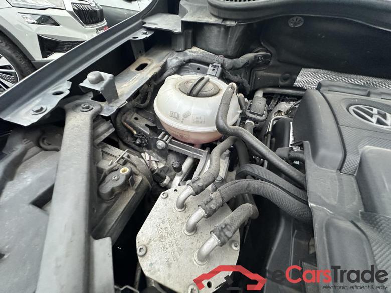 VOLKSWAGEN Golf Sportsvan Golf Sportsvan Trendline 1.6 TDI BlueMotion Technology 66 kW (90 ch) 5 vitesses manuel #3