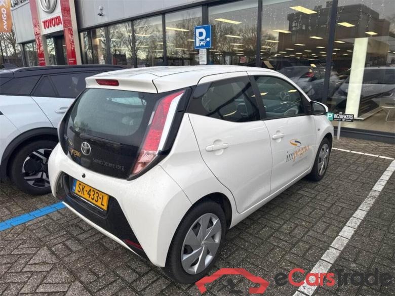 TOYOTA Aygo 1.0 VVT-i x-play #4