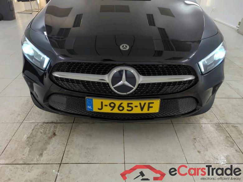 Mercedes-Benz A-Klasse Limousine A 250 e 8G-DCT Bus Sol Luxury Limited 4d + Pano #5