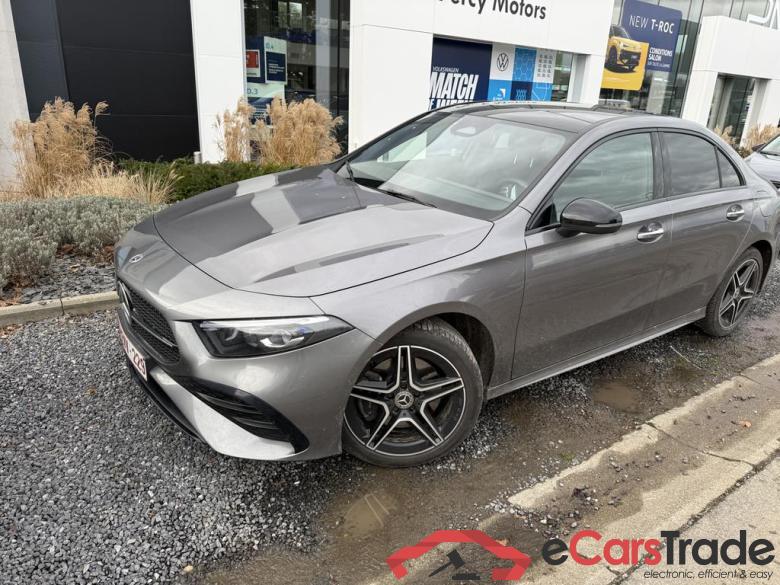 MERCEDES-BENZ A Sedan Sedan 250 e PHEV AMG Line (160 kW) #1