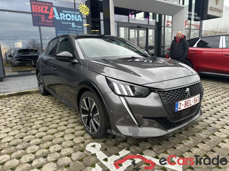 PEUGEOT 208 1.2i PureTech GT #2