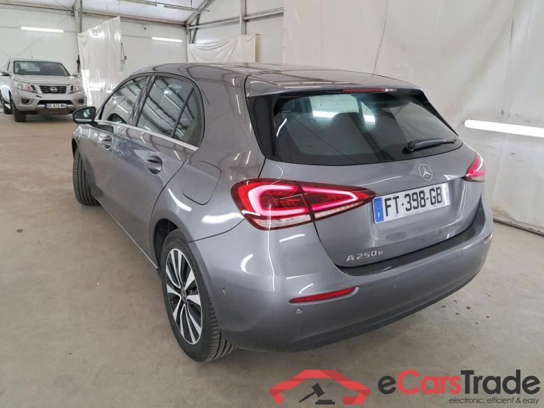 MERCEDES-BENZ Classe A Compact / 2018 / 5P / Berline A 250 e Business Line 8G-DCT #2