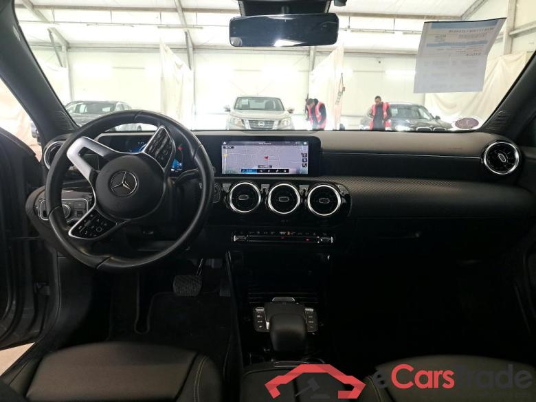 MERCEDES-BENZ Classe A Compact / 2018 / 5P / Berline A 250 e Business Line 8G-DCT #5