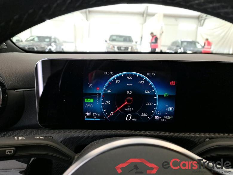 MERCEDES-BENZ Classe A Compact / 2018 / 5P / Berline A 250 e Business Line 8G-DCT #6