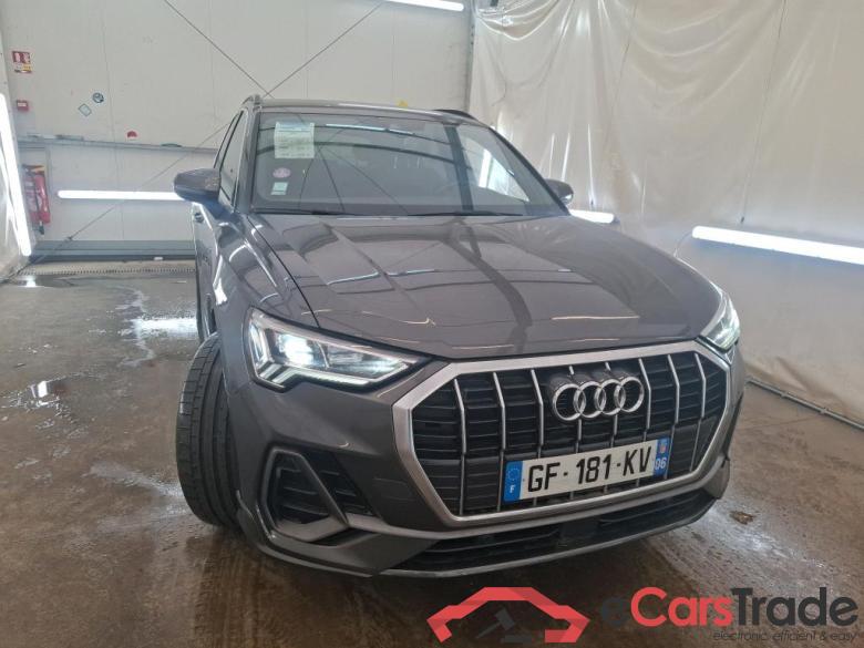 AUDI Q3 / 2018 / 5P / SUV 45 TFSI E 245 S TRONIC S LINE #4