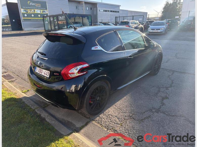 PEUGEOT 208 1.6i GTi #2