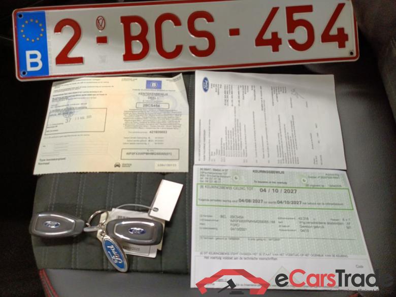 Ford Kuga 2.5i FHEV Aut. 140kW ST-Line X 5d #4