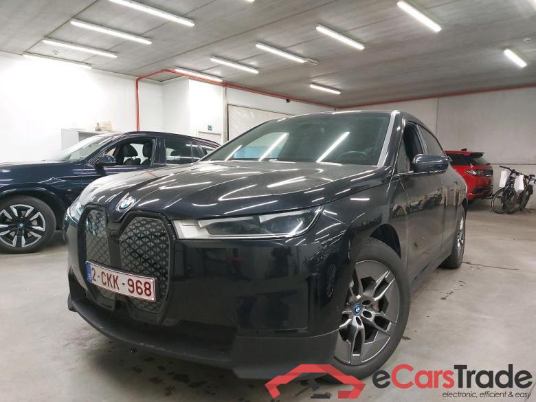 BMW I - BMW IX xDrive40 326PK Signature Edition With Driving Assistant Pro & Heat Comfort Pack & Soft Close Doors & Pano Sky Lounge & Parking Assistant Plus & Harman Kardon & Trailer Hook  * ELECTRIC * #1