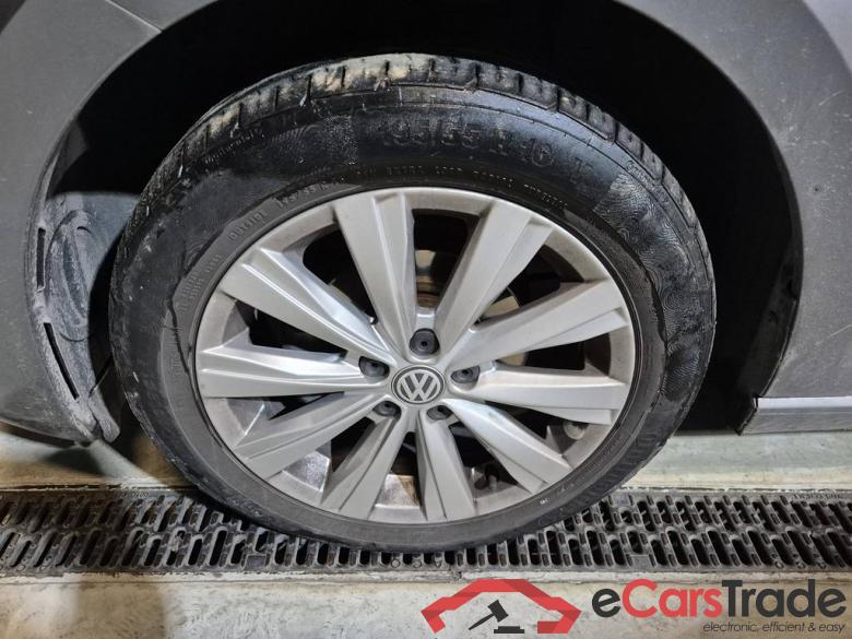 VOLKSWAGEN Polo Polo Comfortline 1.0 70 kW (95 ch) 5 vitesses manuel #6