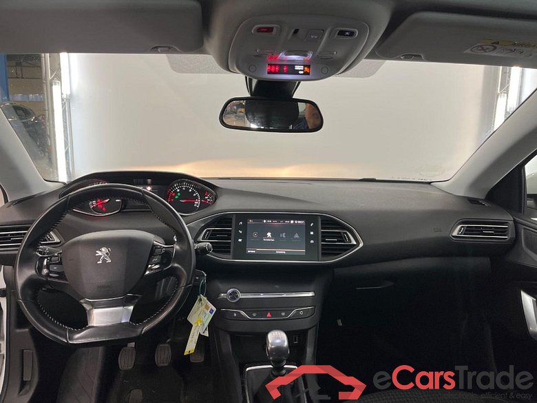 PEUGEOT 308 SW 1.2 PureTech Blue Lease Executive #6