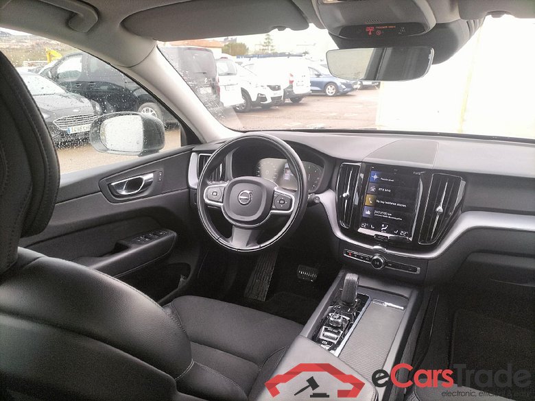 VOLVO XC60 / 2017 / 5P / todoterreno 2.0 B4 D AWD Momentum Pro Auto #3