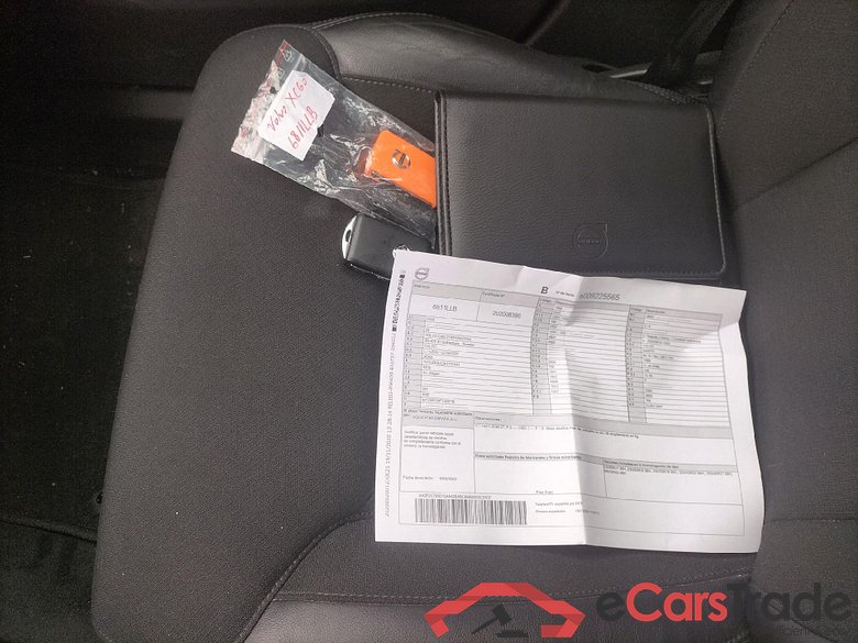 VOLVO XC60 / 2017 / 5P / todoterreno 2.0 B4 D AWD Momentum Pro Auto #5