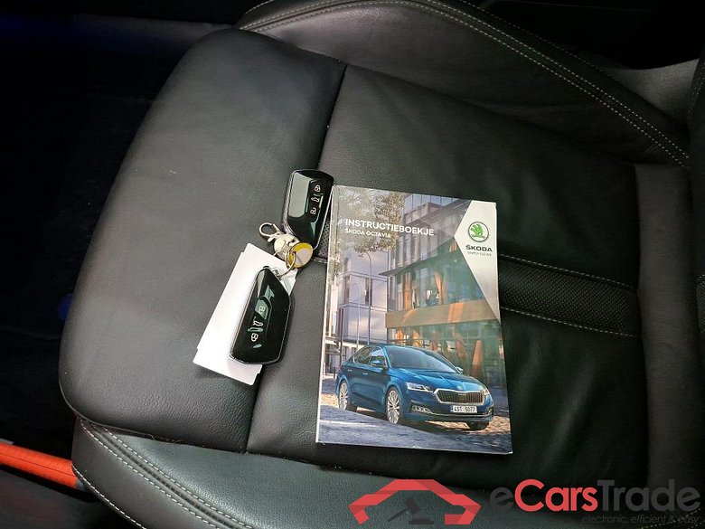 SKODA Octavia Combi 110 kW #6