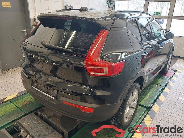 Volvo XC40 (2017->) DE - SUV5 T2 2WD EU6d, Momentum Core (EURO 6d), 2020 - 2022 #3