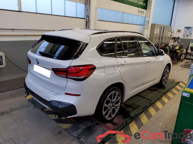 BMW X1 (F48)(2015->) DE - SUV5 sDrive20i EU6d, M Sport (EURO 6d), (Facelift) 2020 - 2022 #3