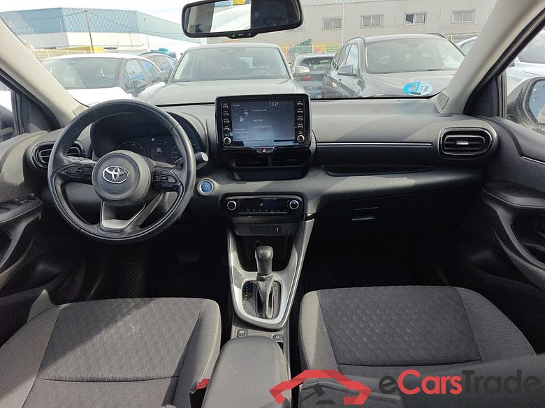 TOYOTA Yaris / 2020 / 5P / berlina con portón 1.5 120H Active Tech #3