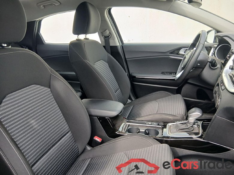 KIA XCeed / 2022 / 5P / todoterreno 1.6 GDi PHEV 104kW (141CV) eDrive (AC) #6