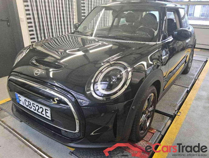 MINI MINI Cooper SE Essential Trim 3d 135kW #1