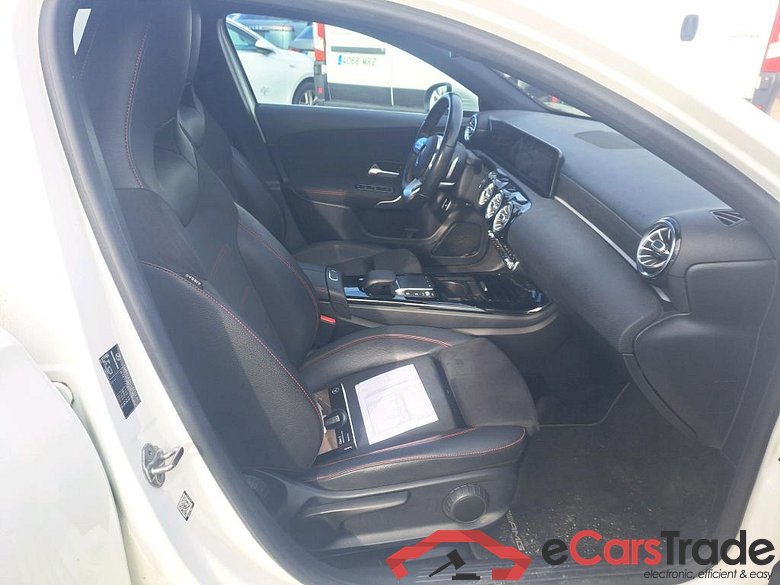 MERCEDES-BENZ Clase A / 2018 / 5P / berlina con portón A 250 e #6