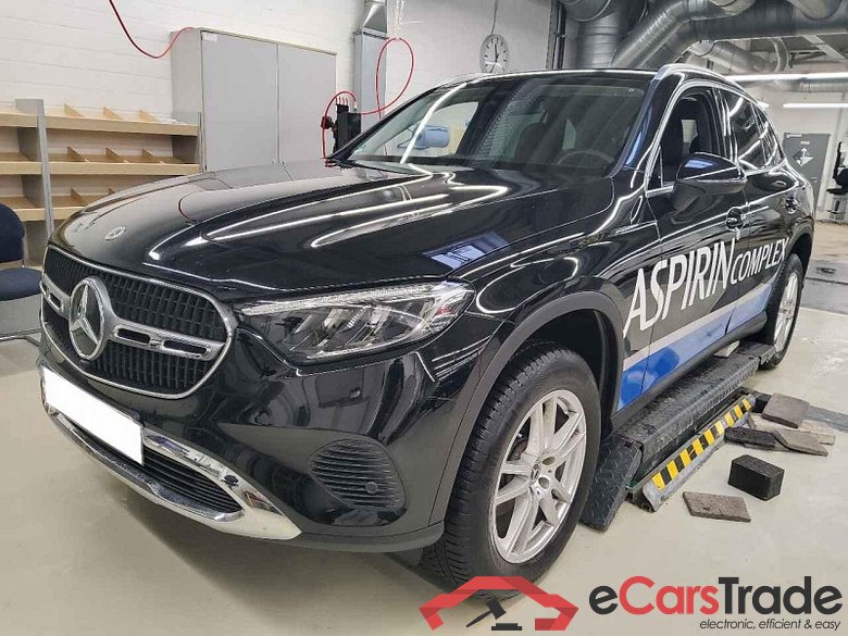 Mercedes-Benz GLC (BM 254)(06.2022->) DE - SUV5 GLC 200 EU6d, Avantgarde 4Matic (EURO 6d), 2022 - 2024 #1