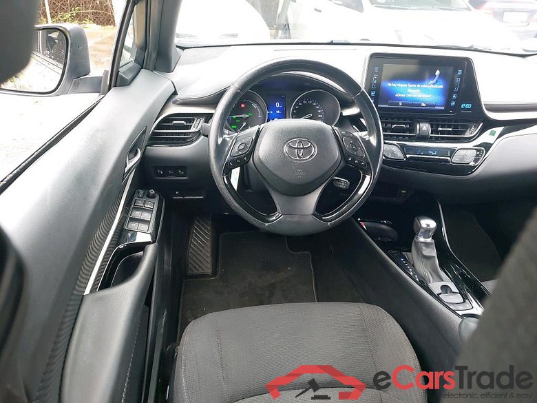 TOYOTA C-HR / 2016 / 5P / todoterreno 1.8 125H Advance (CX) #3