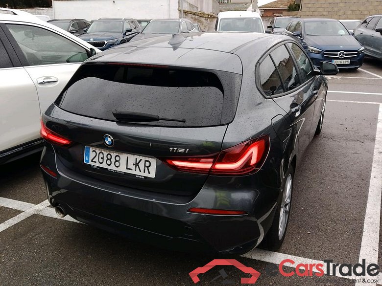 BMW Serie 1 / 2019 / 5P / berlina con portón 118i #2