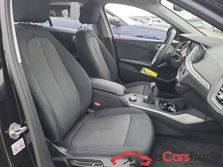 BMW Serie 1 / 2019 / 5P / berlina con portón 118i #6