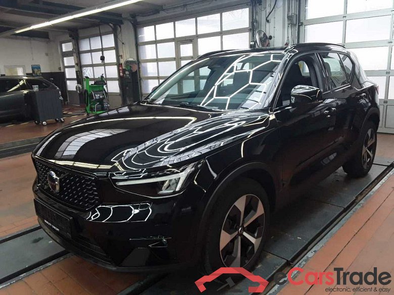 Volvo XC40 (2017->) DE - SUV5 B4 2WD EU6d, Plus Dark (EURO 6d), (Facelift) 2022 - 2024