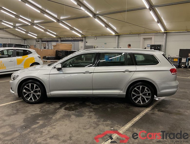 Volkswagen Passat Variant 2.0 TDI Comfortline Pano Navi KeylessGo Klima PDC ... #4