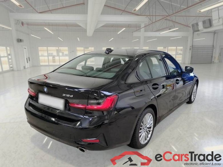 BMW SERIE 3 / 2018 / 4P / BERLINA 318D 48V SPORT AUTO #2