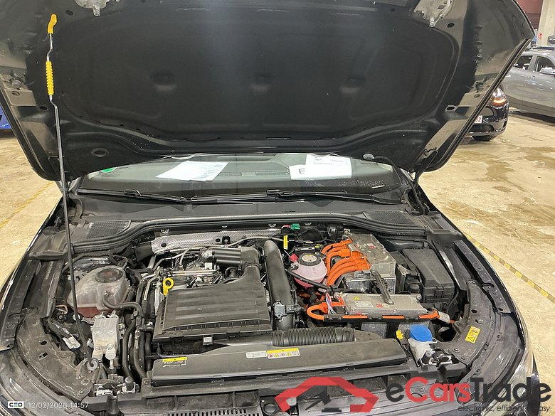 VOLKSWAGEN GOLF VIII 1.4 EHYBRID STYLE BUSINESS DSG #6