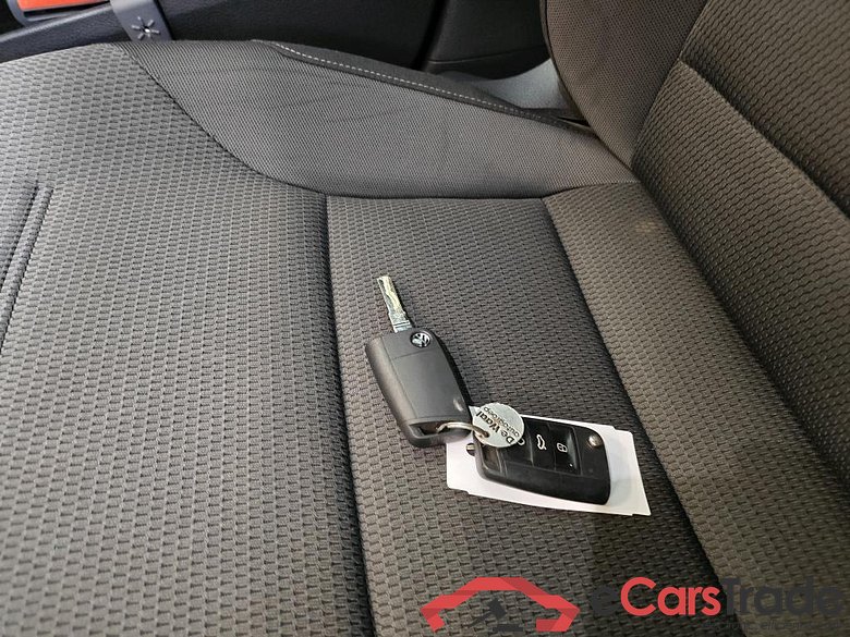 VOLKSWAGEN e-Golf 100 kW #6