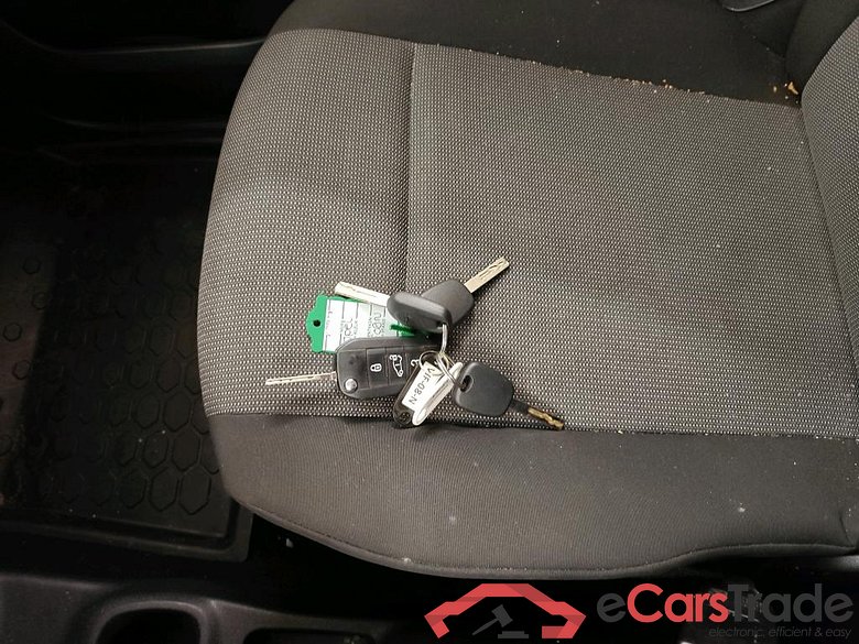 Opel Combo L2H1 1.5D 75kW S/S Edition 2.4T 4d #4