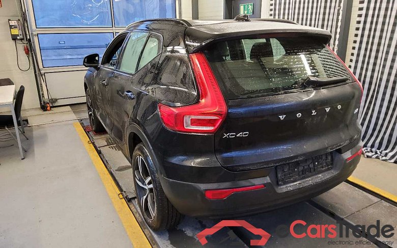 Volvo XC40 (2017->) DE - SUV5 B4 2WD EU6d, R-Design (EURO 6d), 2020 - 2022 #4