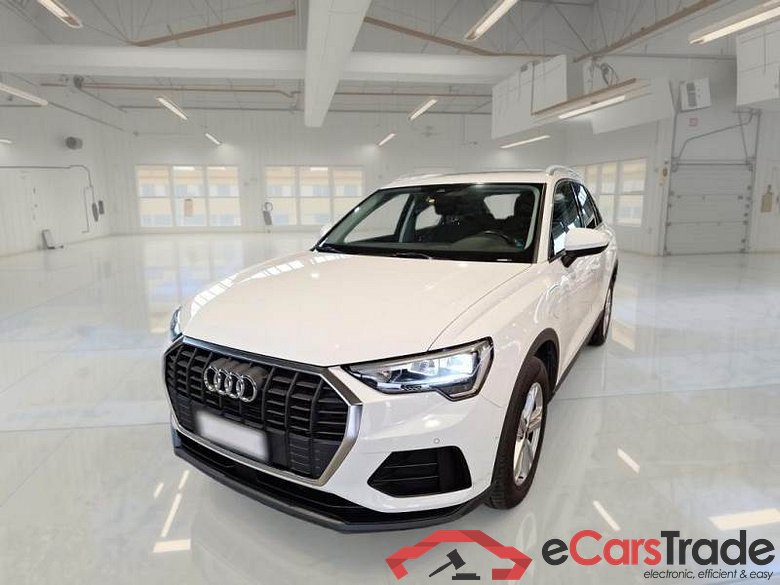 AUDI Q3 / 2018 / 5P / SUV 45 TFSI E S TRONIC BUSINESS