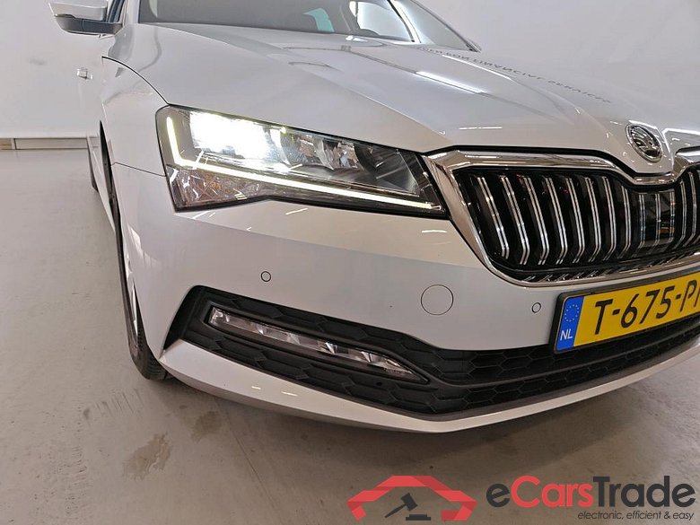 SKODA Superb Combi 110 kW #4