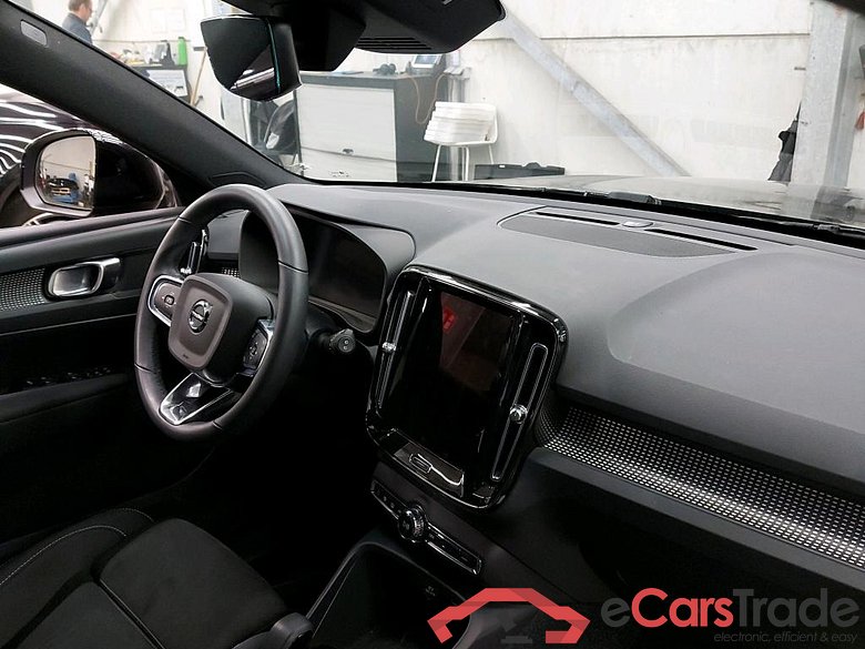 VOLVO - VOL XC40 Recharge Plus 231PK With Climatic & Heated Seats & Cruise Control & Park Sensors Front & Rear  * ELECTRIC * #3