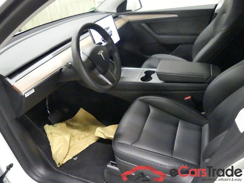 TESLA Model Y Long Range Dual Motor AWD 5d 378kW #4