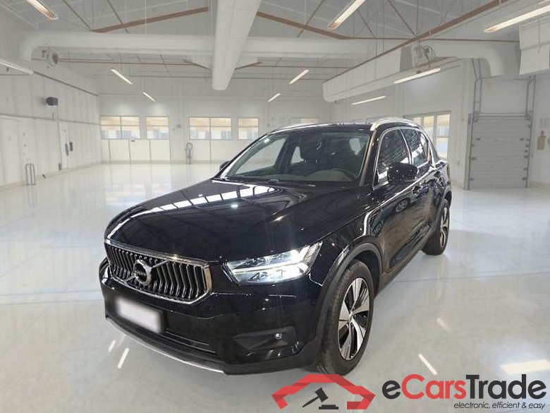 VOLVO XC40 / 2017 / 5P / SUV T4 PLUG-IN HYBRID AUTO RECH INSCRIP EXPR