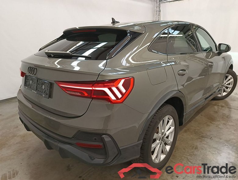 Audi Q3 Sportback 45 TFSI e S tronic 5d #2